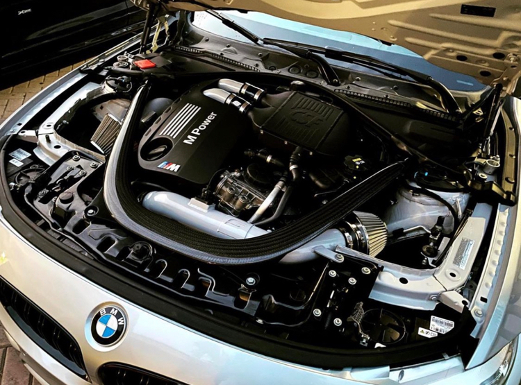 BMW F83 M4 with CSF 8082 Charge Air Cooler